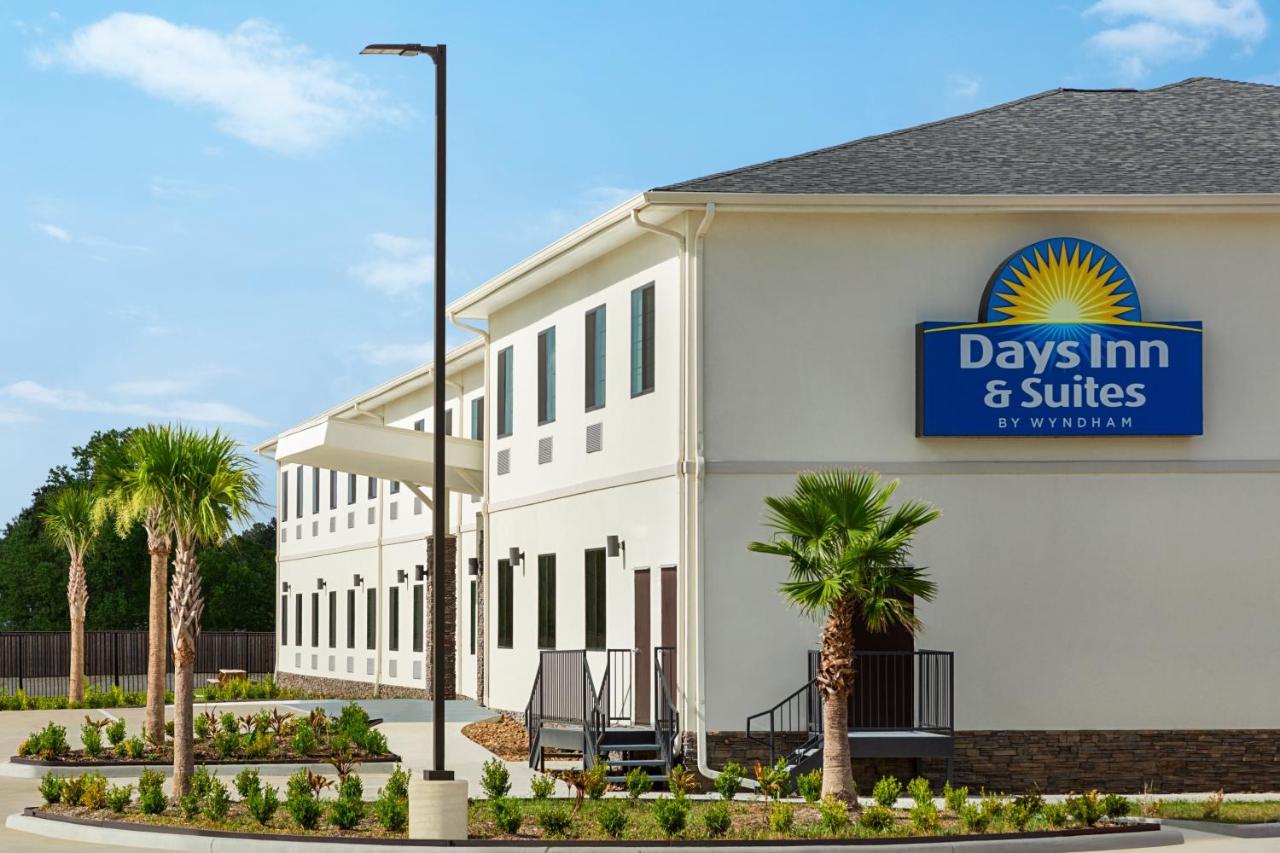 Days Inn & Suites By Wyndham Greater Томбол Екстериор снимка