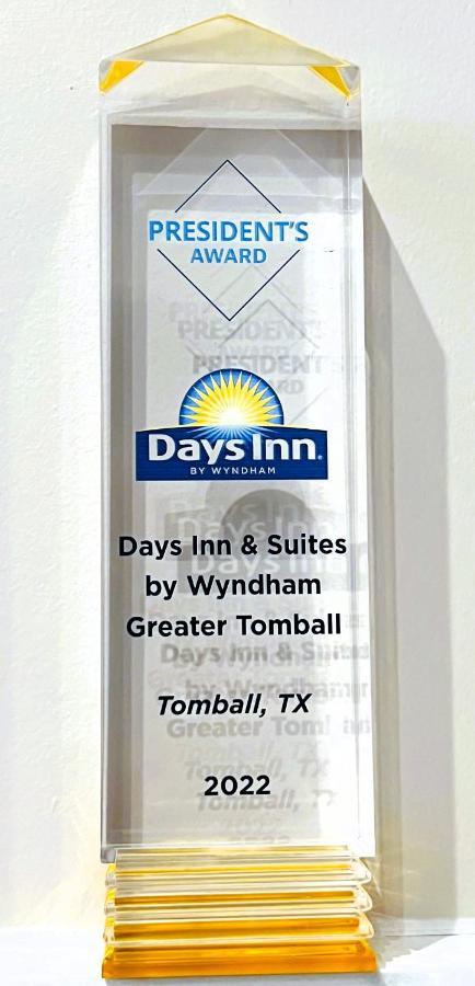 Days Inn & Suites By Wyndham Greater Томбол Екстериор снимка